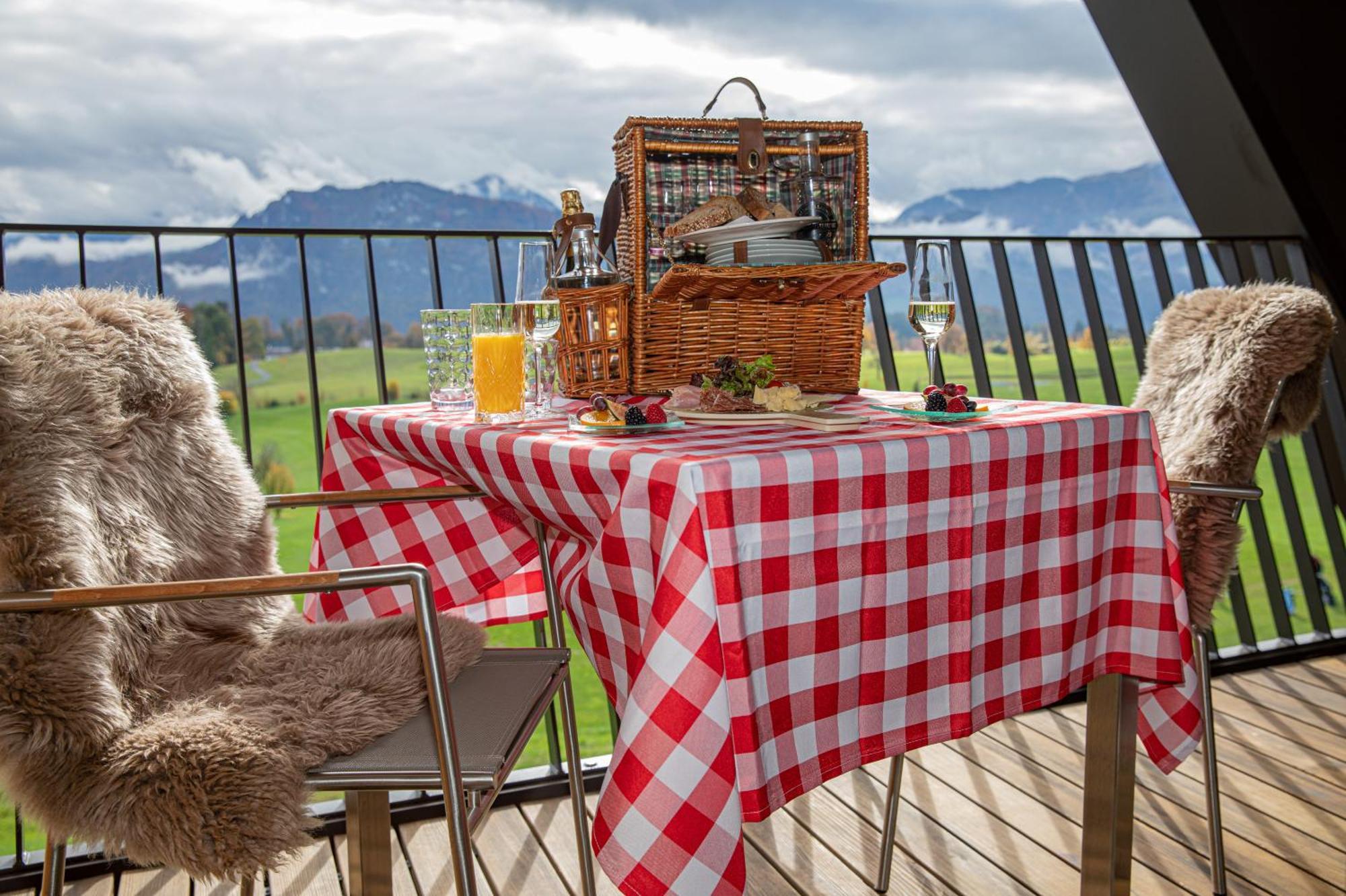 Gasthaus Badhof - Golfhotel Meggen Ngoại thất bức ảnh