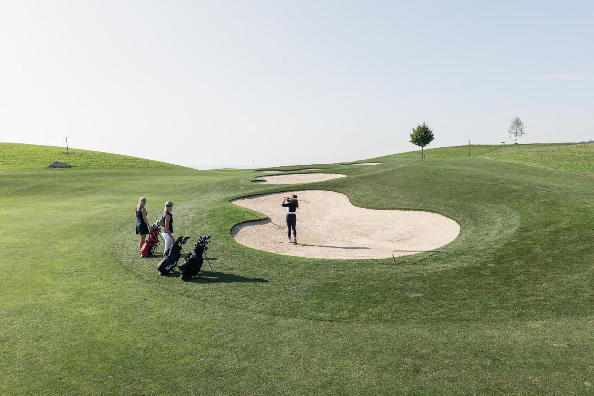 Gasthaus Badhof - Golfhotel Meggen Ngoại thất bức ảnh